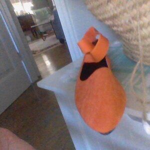 Beautiful Ballet flats, in the Suede orange